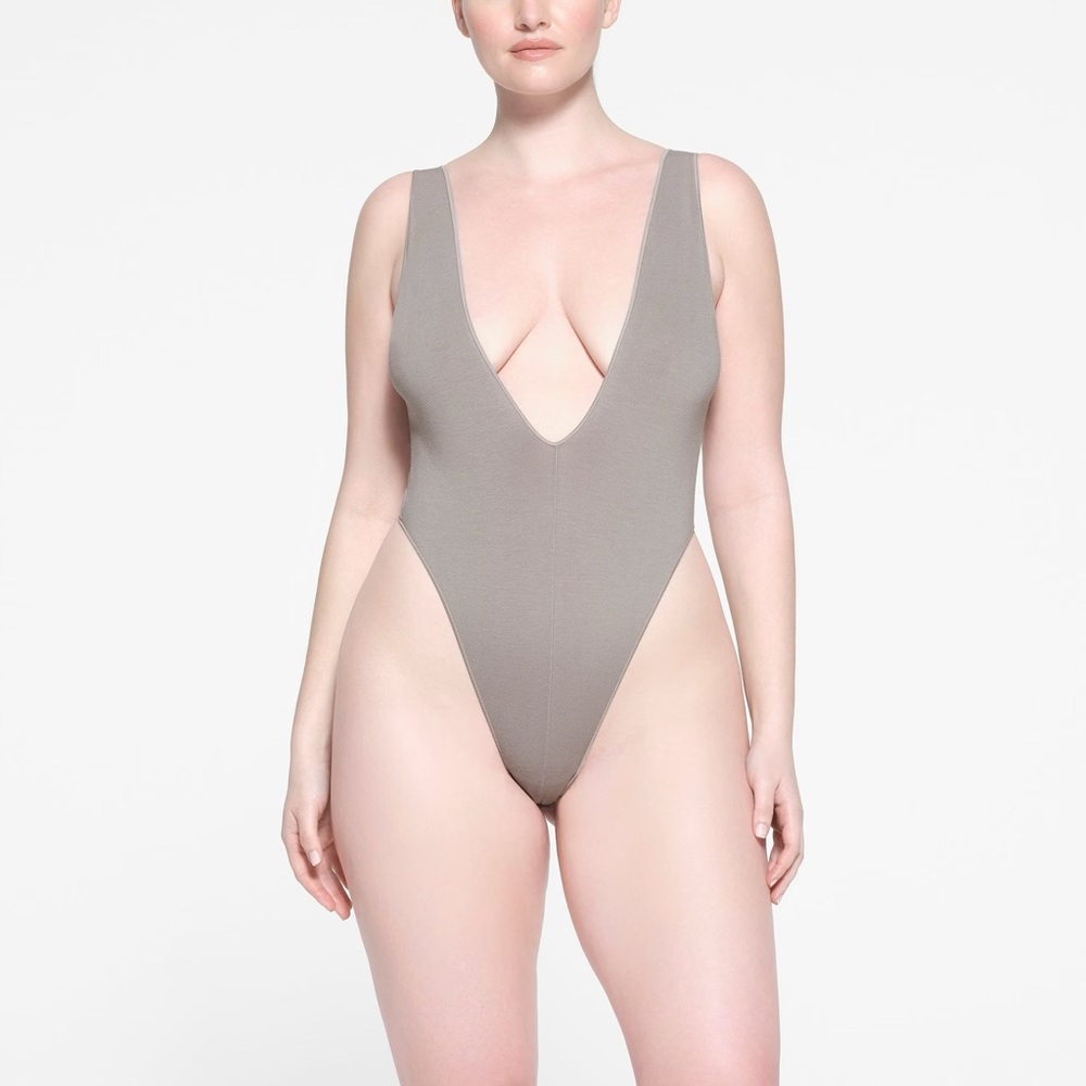 SKIMS Grey Plunge Bodysuit M